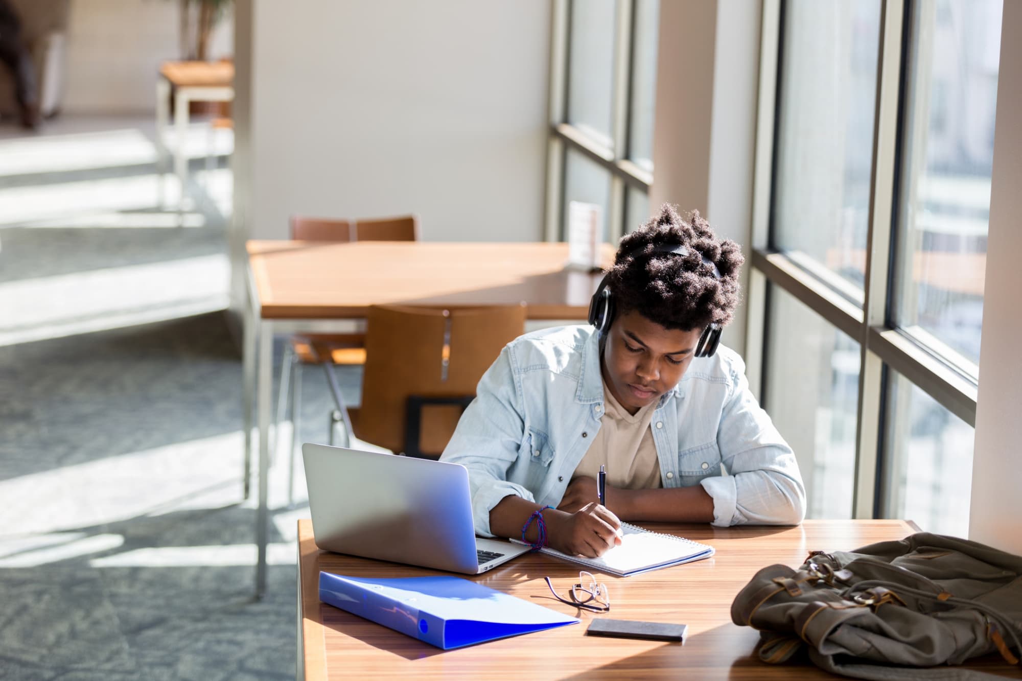 The Top AI Tools to Help You Study in College